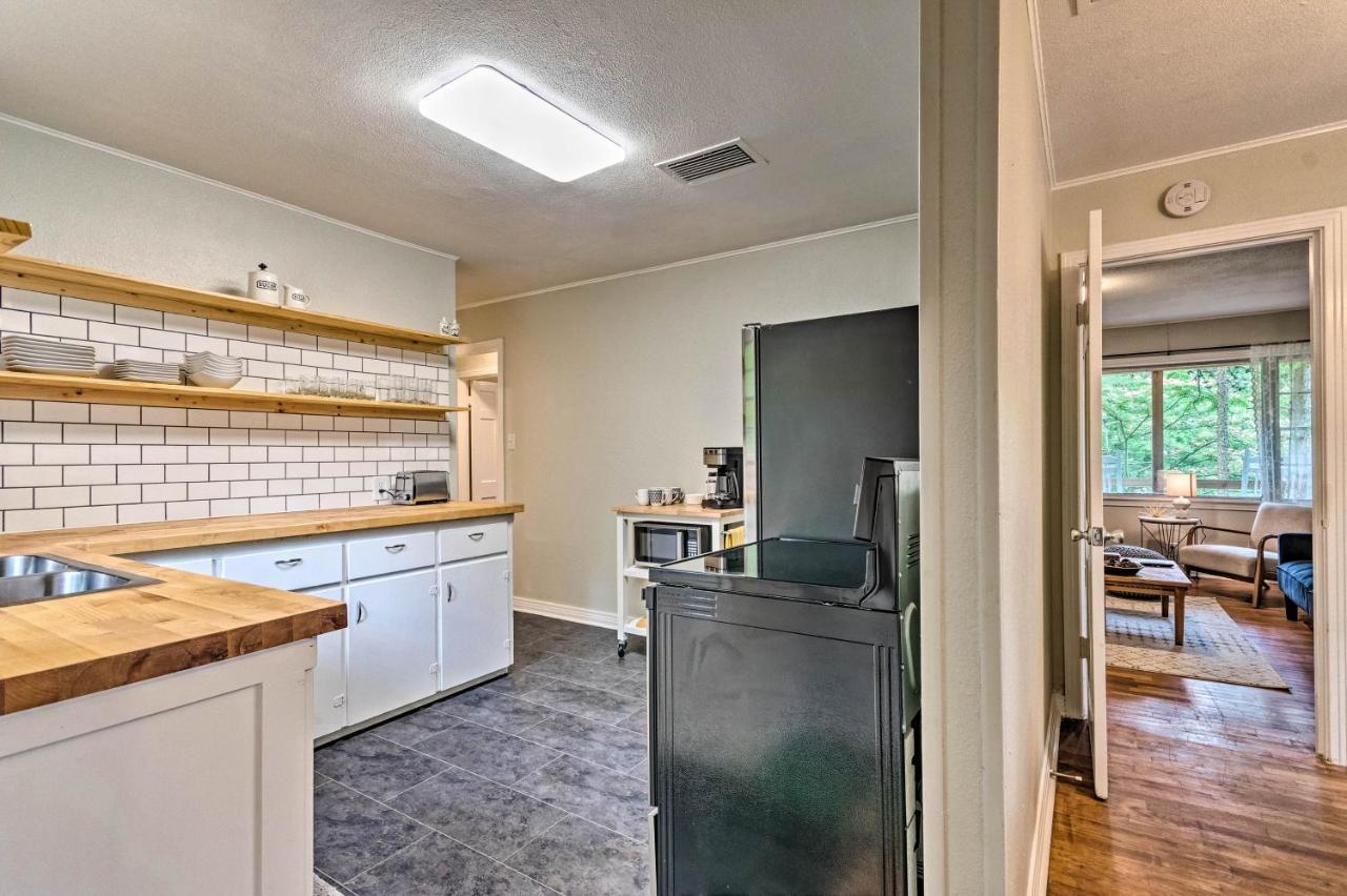 Centrally Located Hot Springs Home With Deck! エクステリア 写真